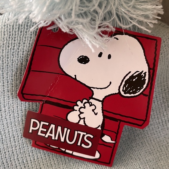 🆕☃️❄️PEANUTS SNOOPY “IS IT FRIDAY YET?” POM POM BEANIE/UNISEX - Picture 6 of 6